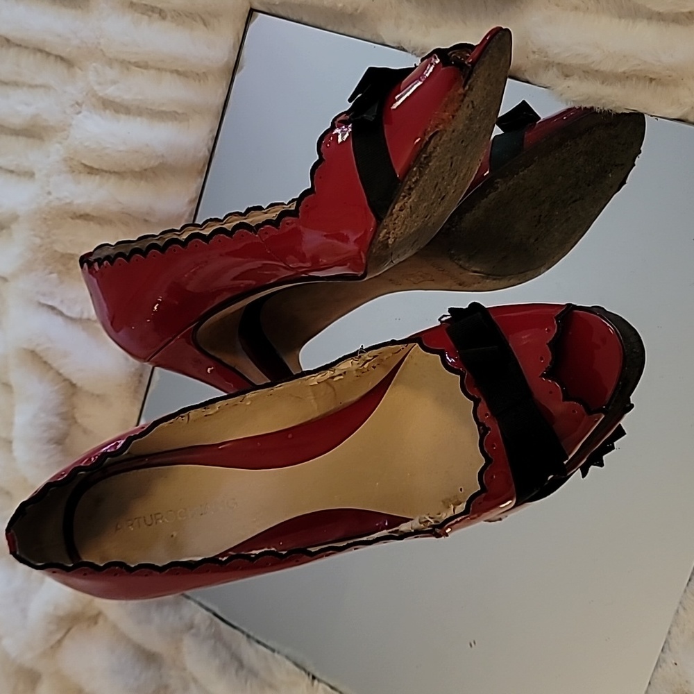 Retro Red Heels - Picture 8 of 12